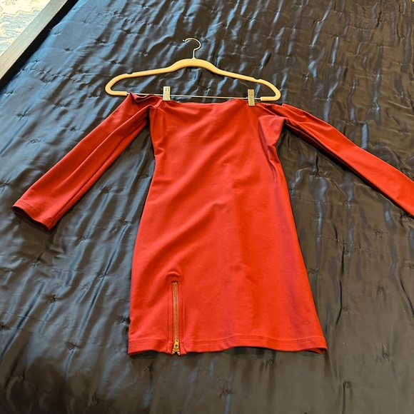 Brand New Sexy Shoulderless Red Dress - Picture 7 of 9